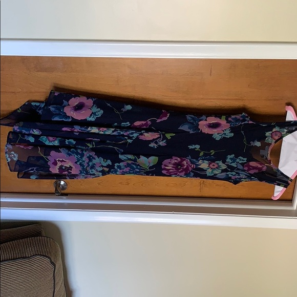 Floral designed thick strap dress - Picture 4 of 6